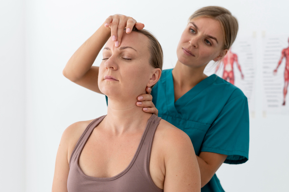 physiotherapist-helping-patient-her-clinic.jpg
